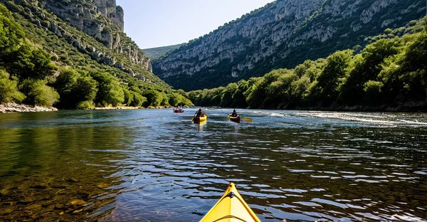 Location canoe vallon pont d'arc : aventure en ardèche